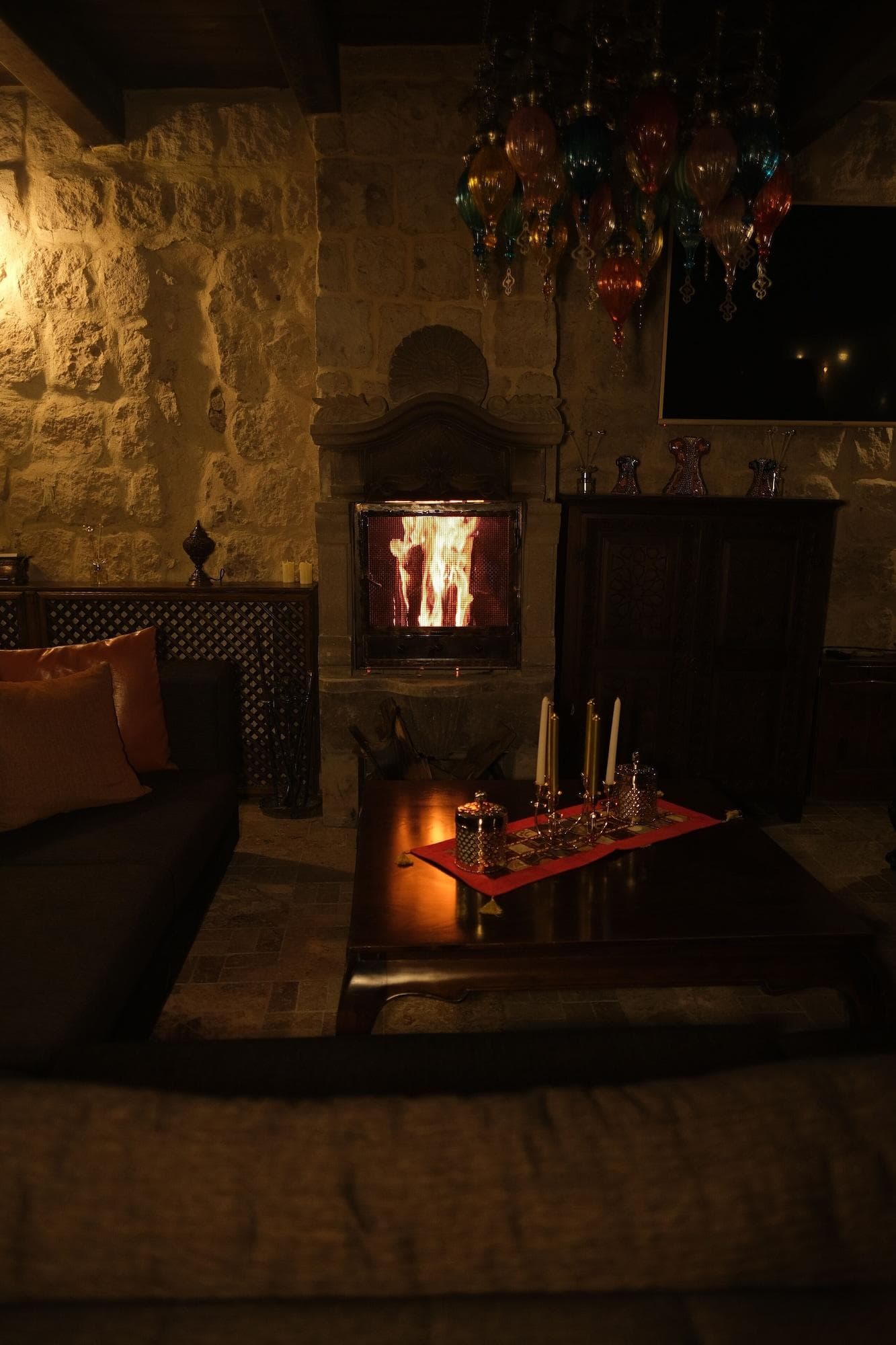 Artium Cave By Egeos, Room