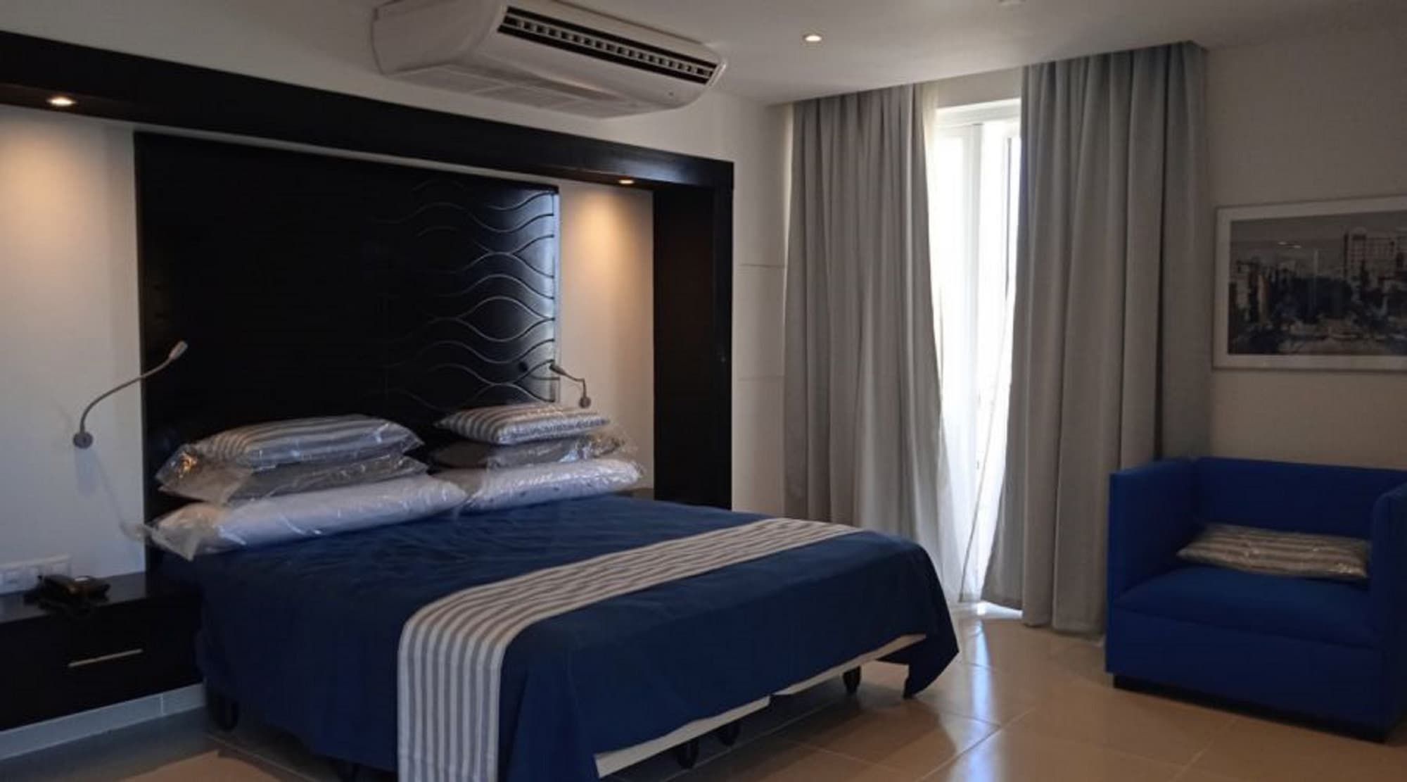 Palacio de los Corredores, Room