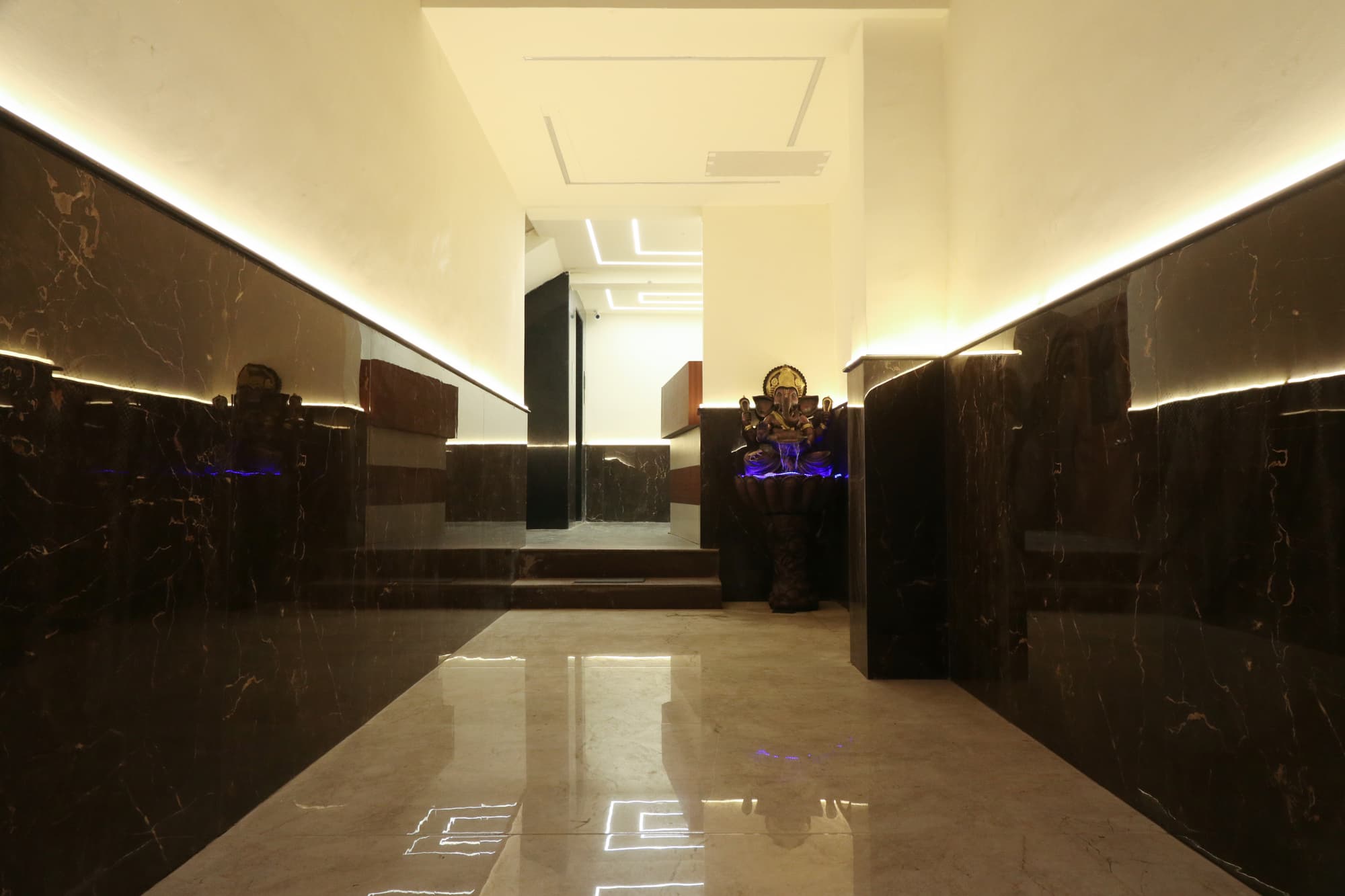 The Lake Hotel, Lobby