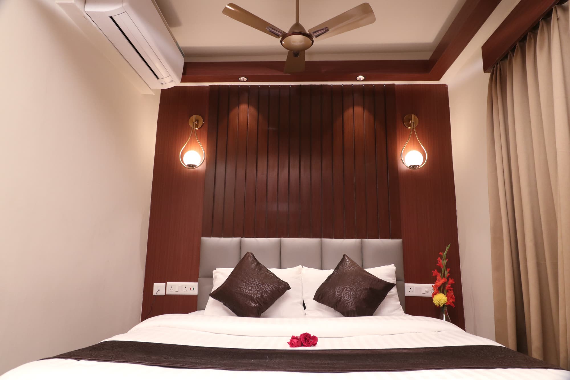 The Lake Hotel, Room