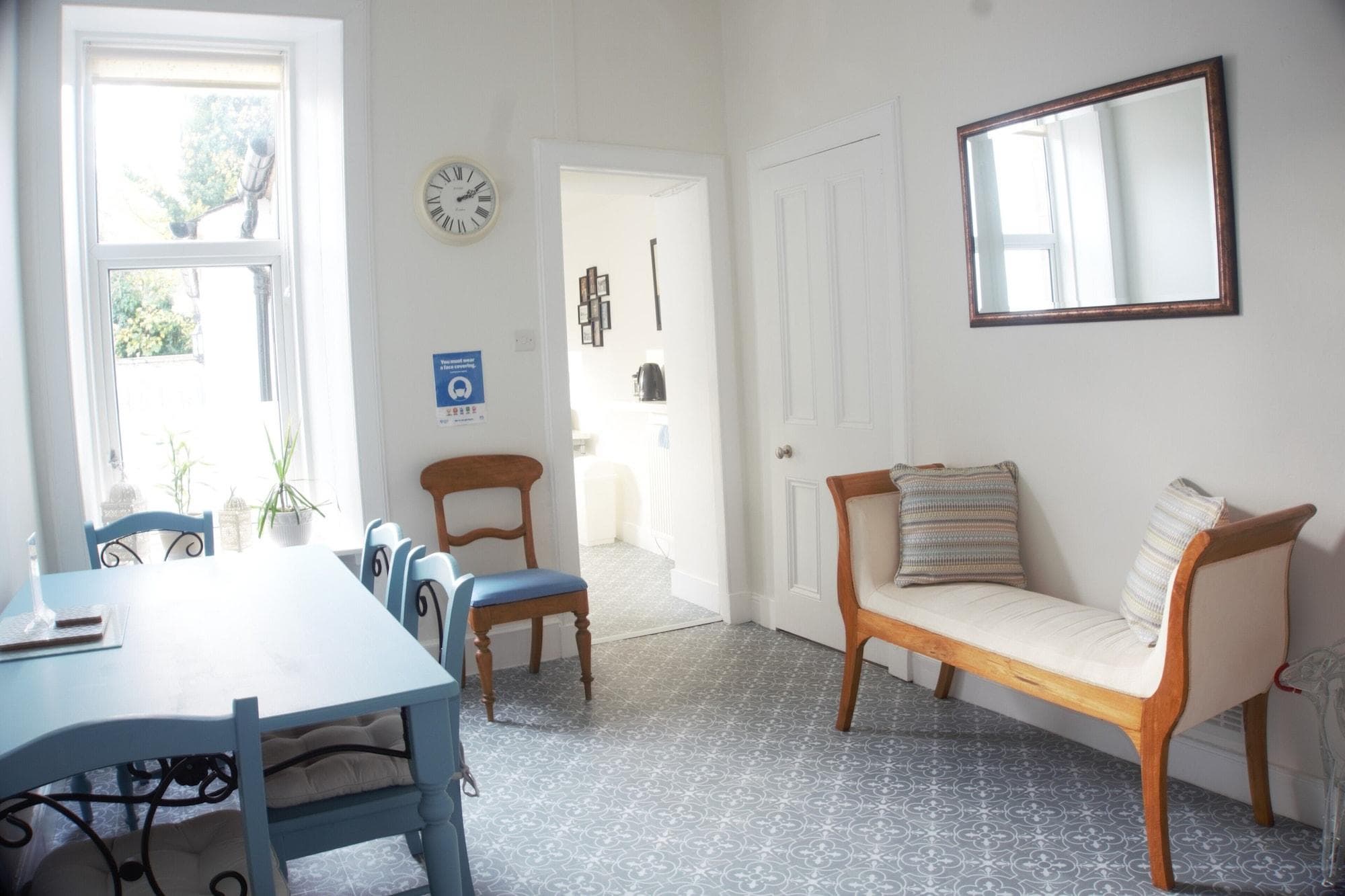 Barns Serviced Accommodation, Bar