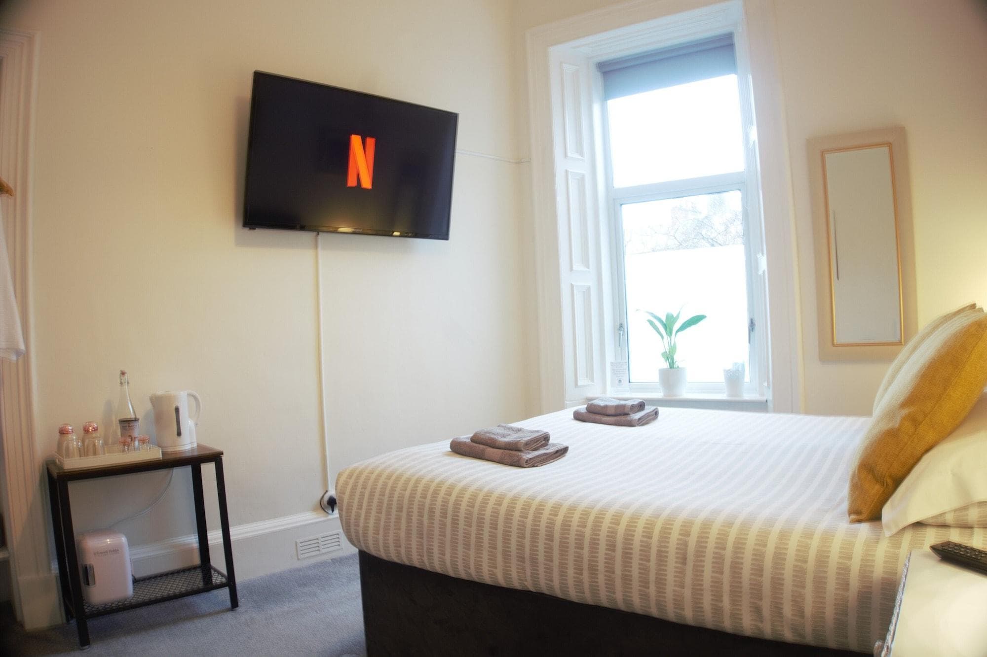 Barns Serviced Accommodation, Room