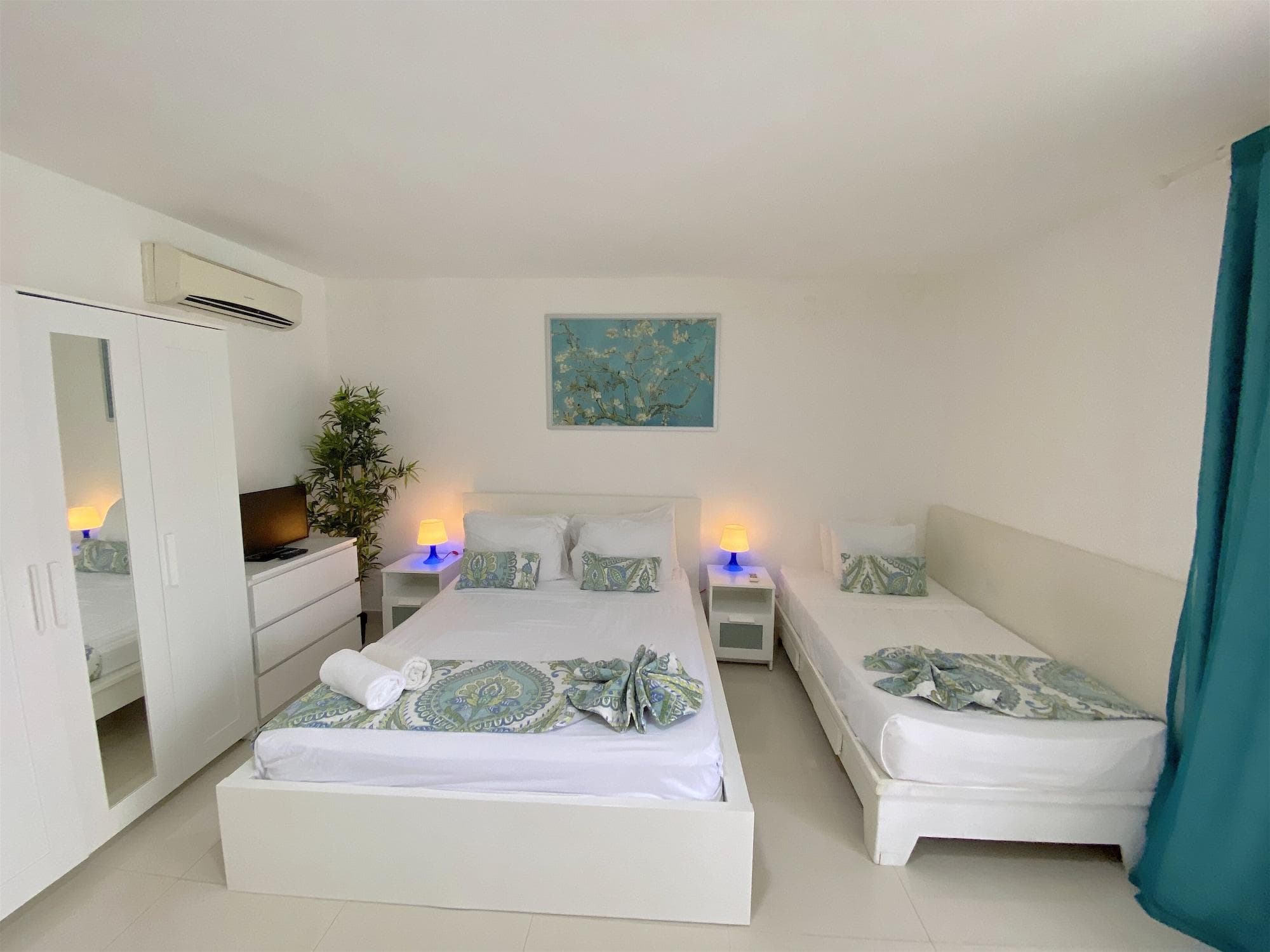 SOL CARIBE SUITES DELUXE Beach Club and Pool, Room