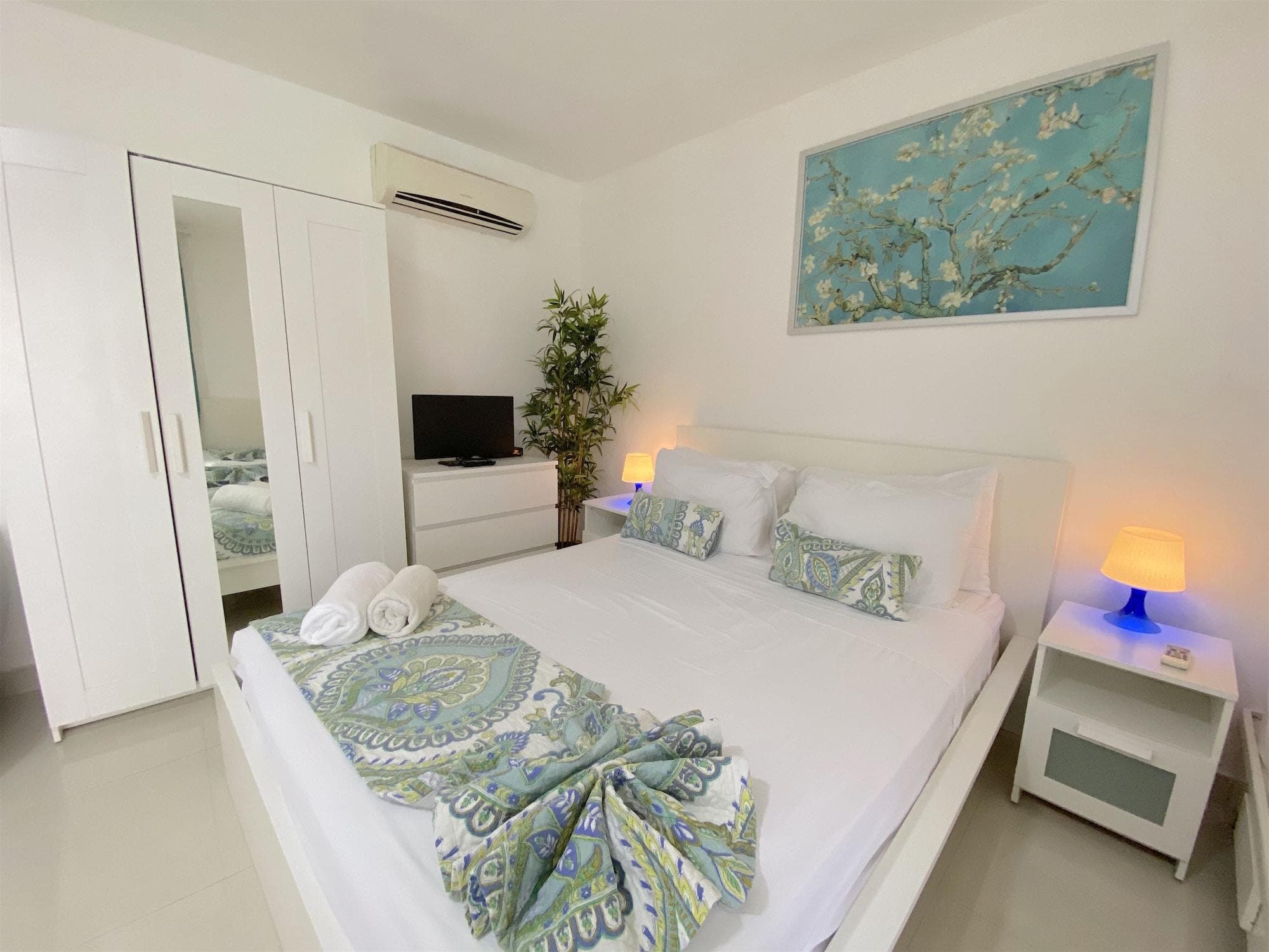 SOL CARIBE SUITES DELUXE Beach Club and Pool, Room