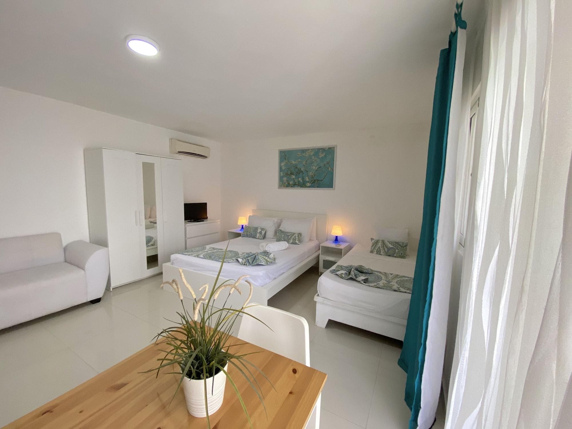 SOL CARIBE SUITES DELUXE Beach Club and Pool, Room