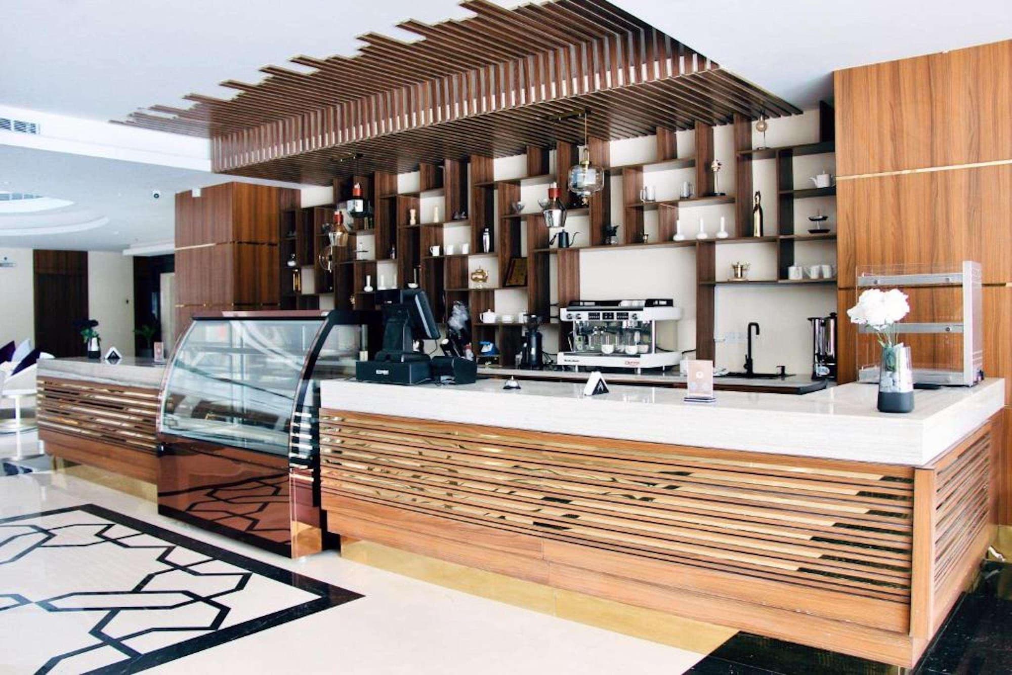 Hayat AL Riyadh Washam Hotel, Bar