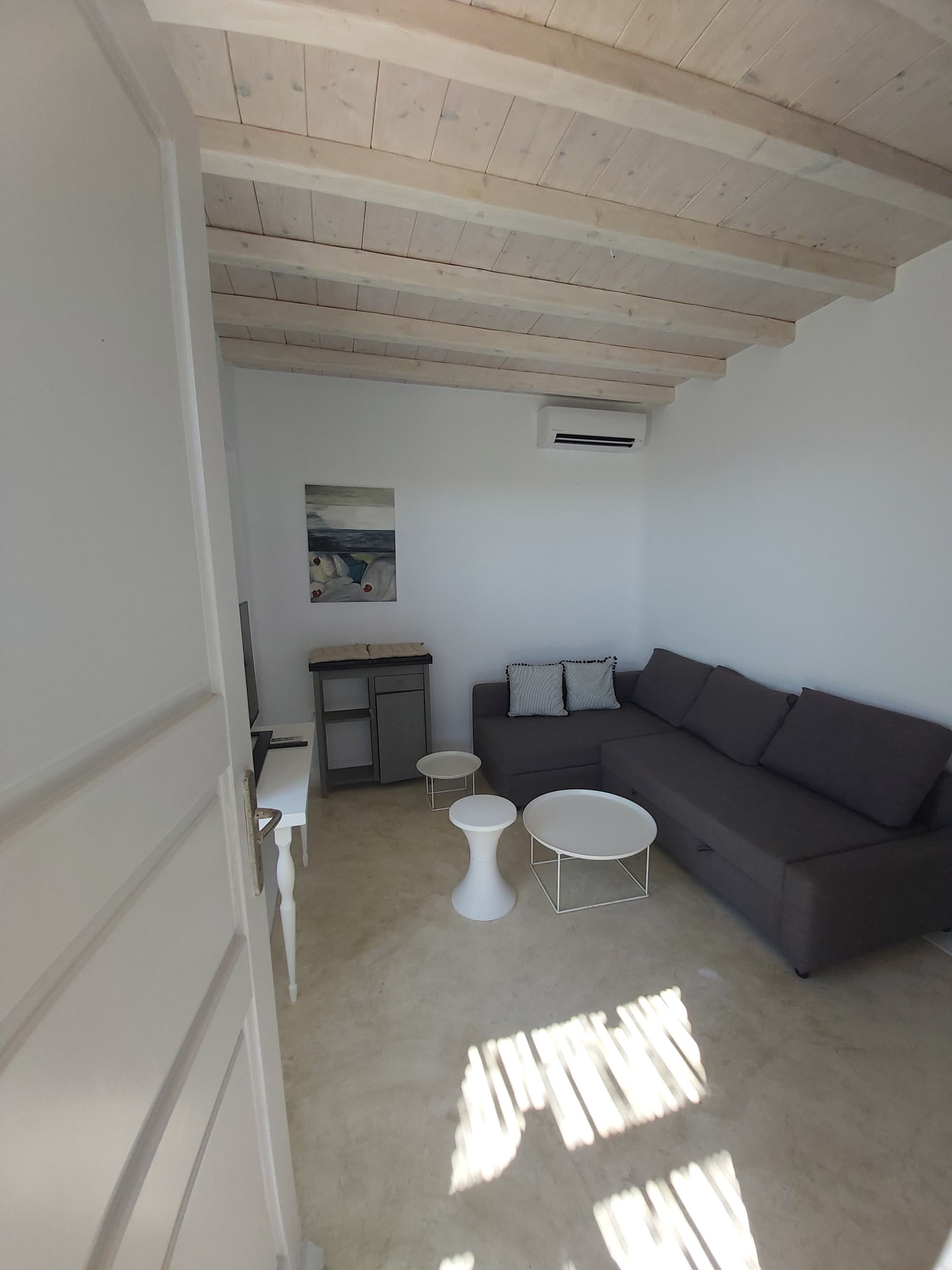 White Rock Suites & Villas, Room