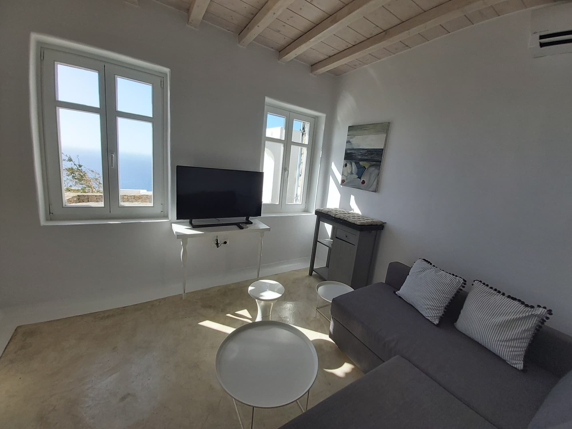 White Rock Suites & Villas, Room