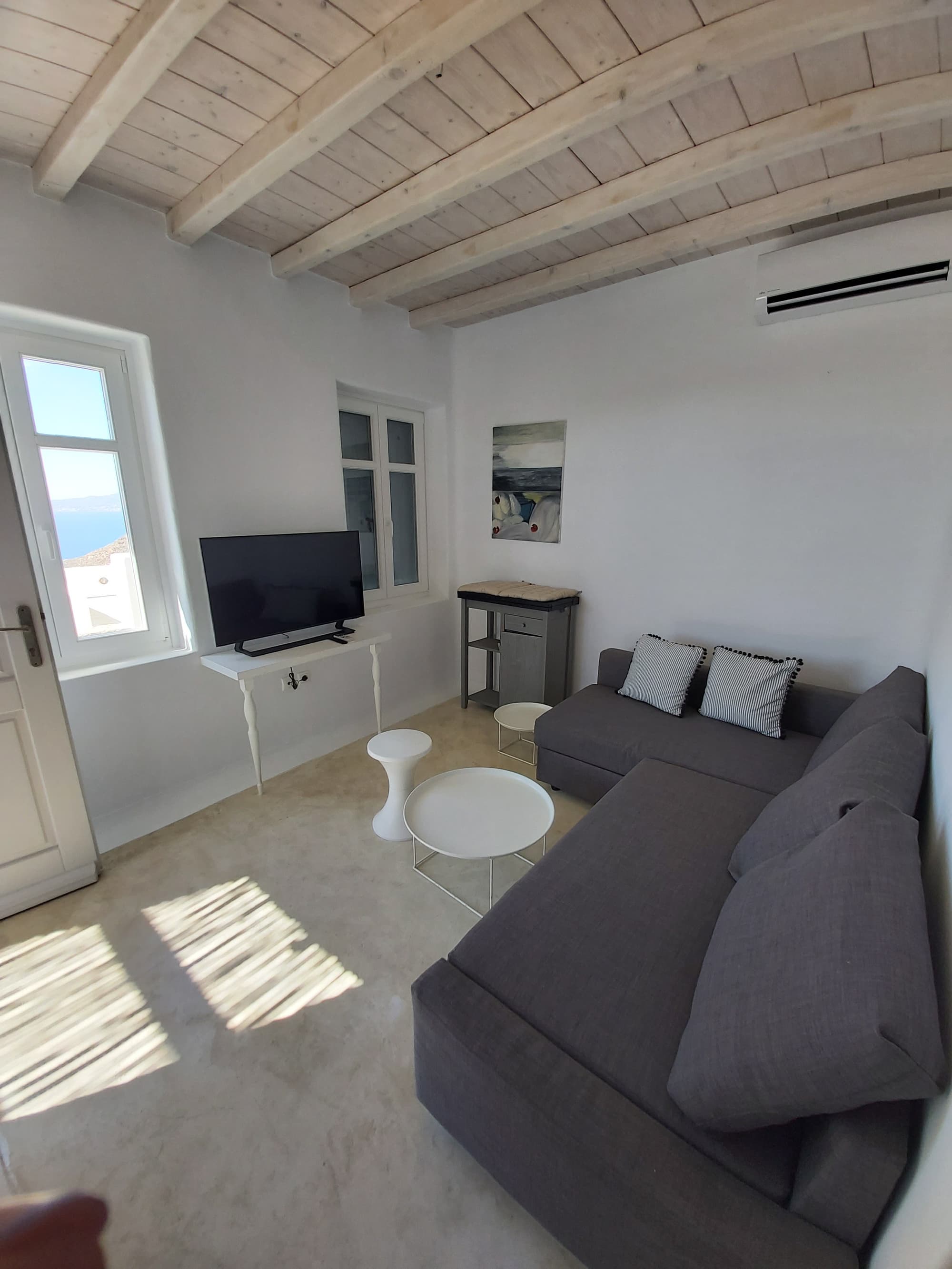 White Rock Suites & Villas, Room