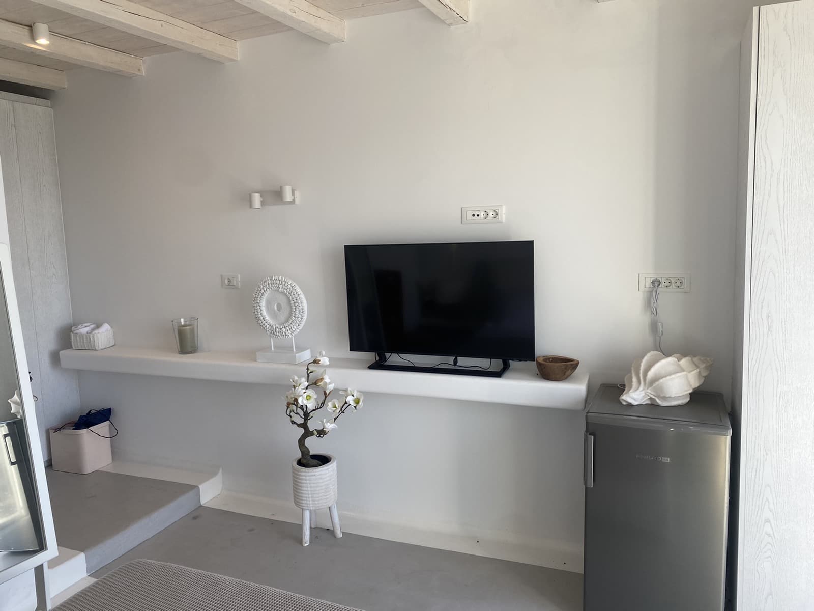 White Rock Suites & Villas, Room