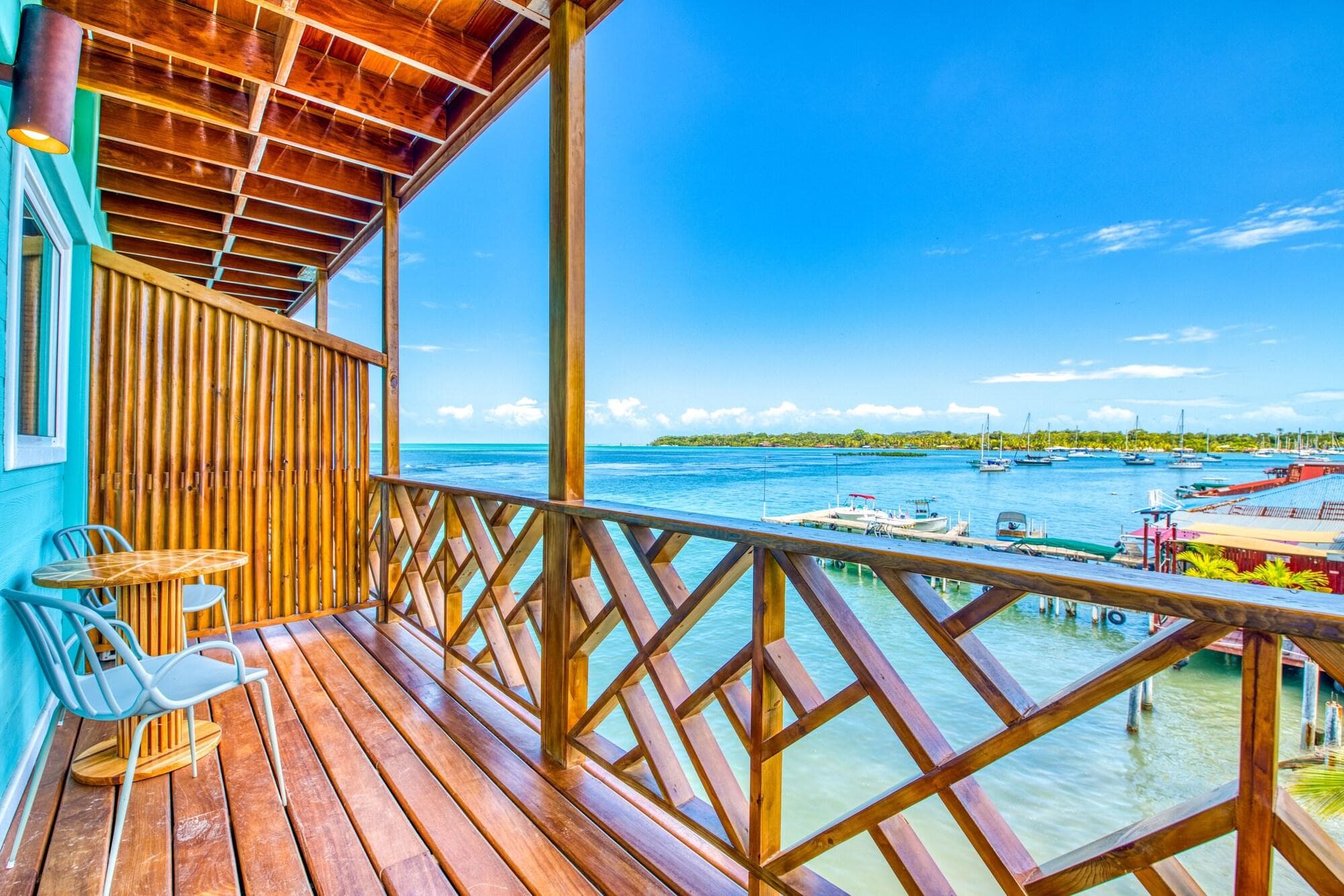 Bambuda Bocas Town, Room