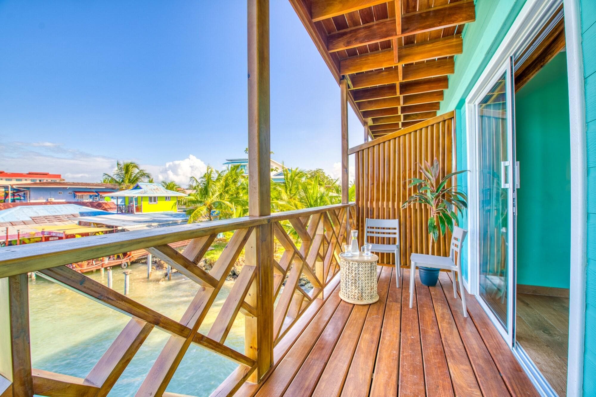 Bambuda Bocas Town, Room