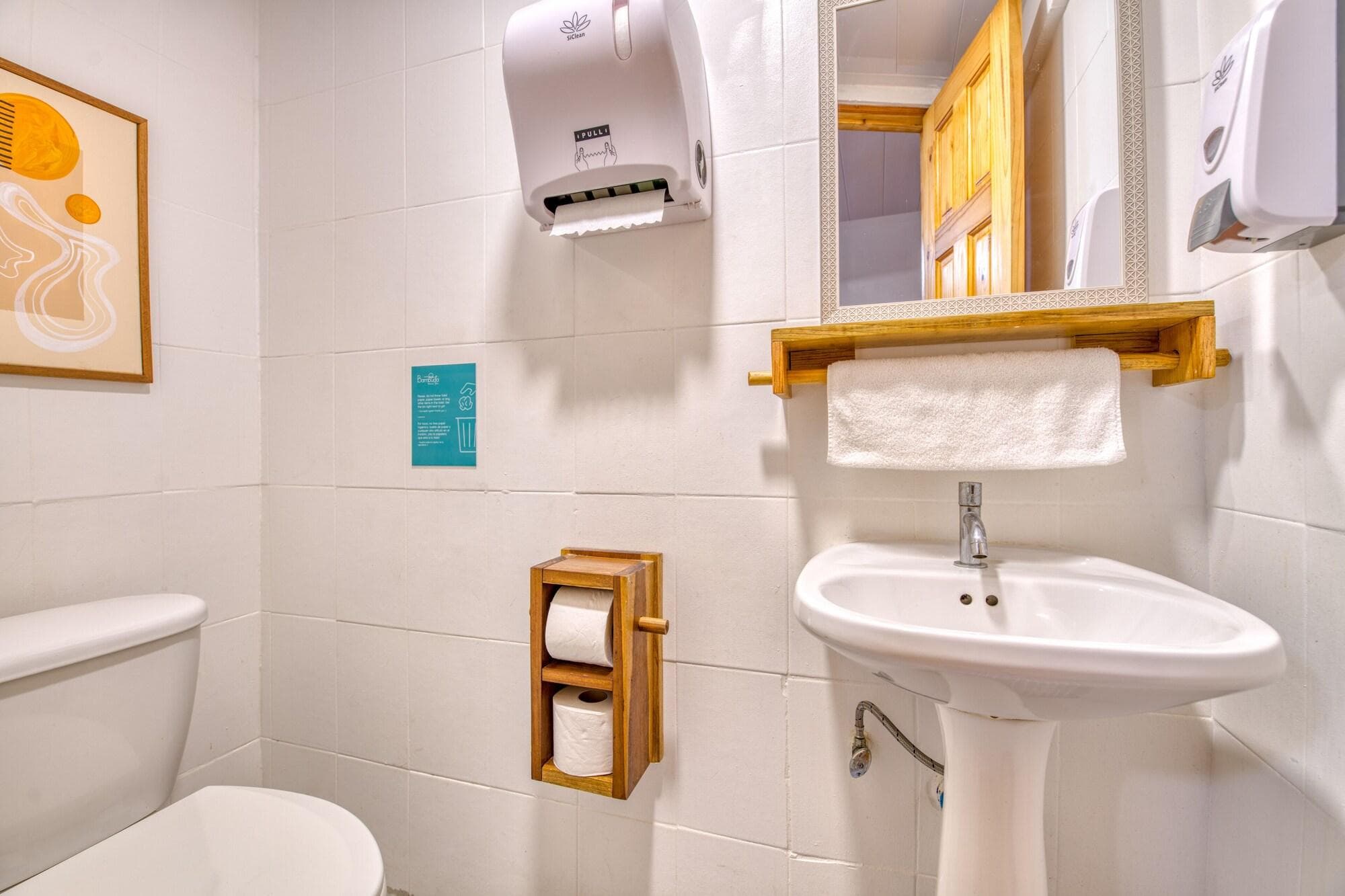 Bambuda Bocas Town, Room