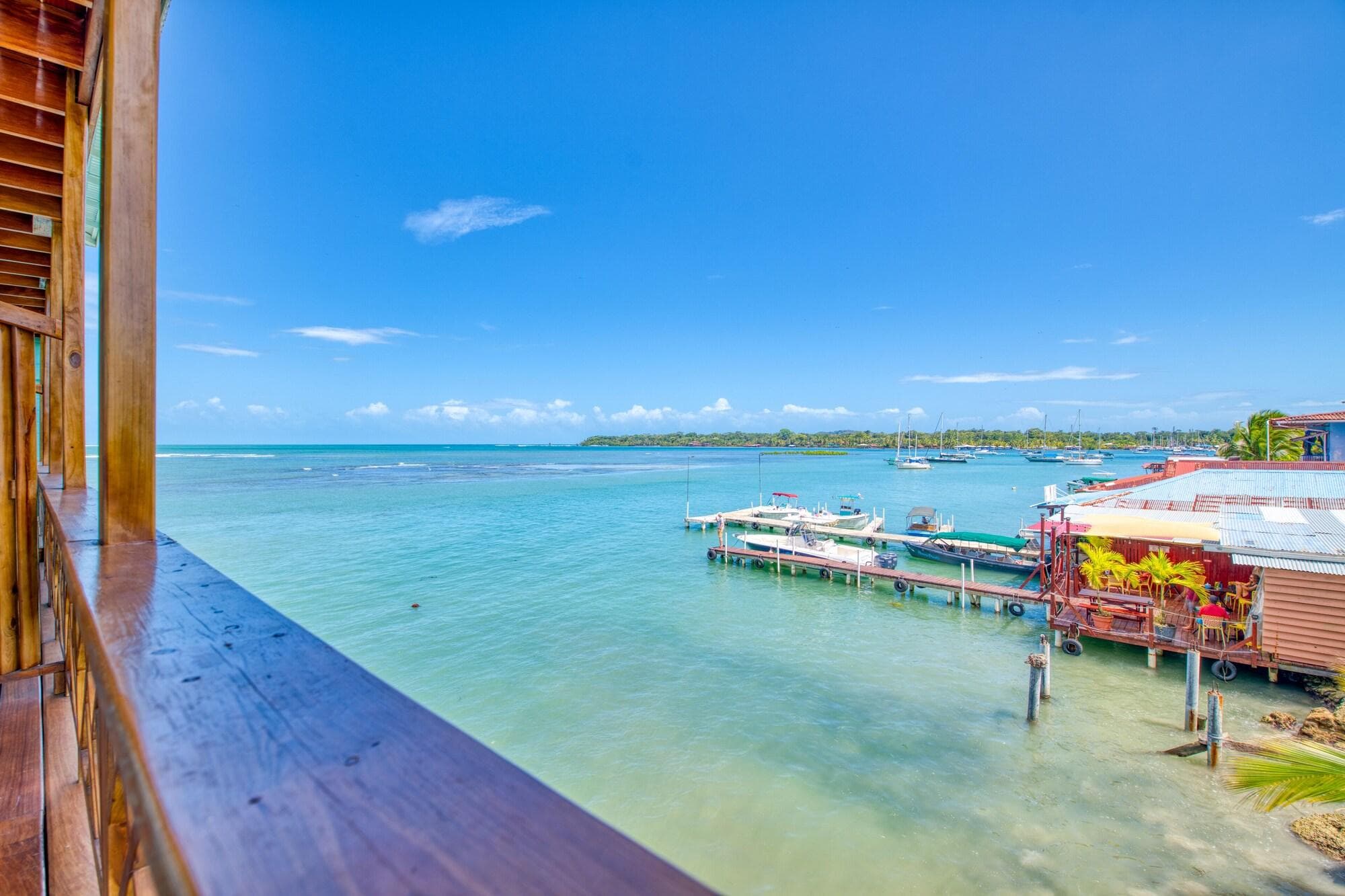 Bambuda Bocas Town, Room