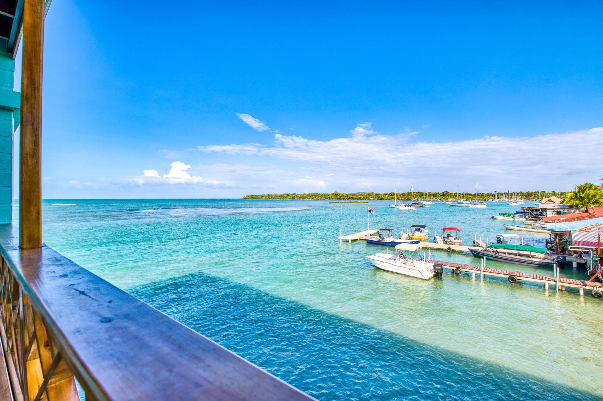 Bambuda Bocas Town, Room