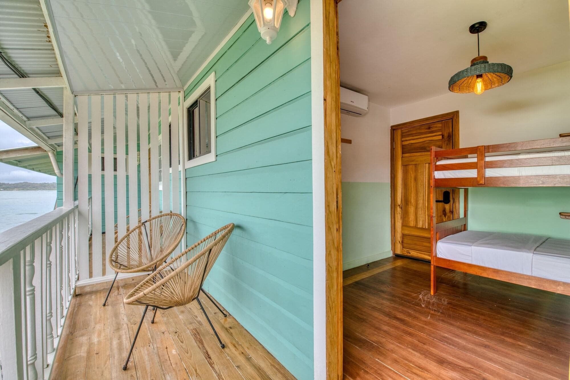 Bambuda Bocas Town, Room