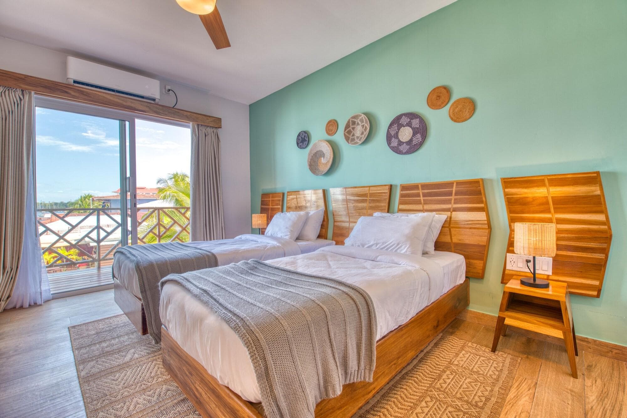 Bambuda Bocas Town, Room