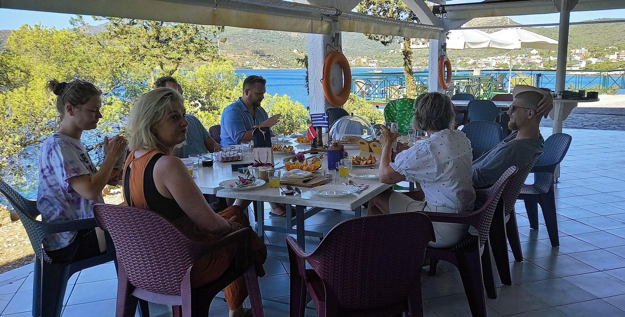 Kavos Bay Seafront Hotel, Restaurant