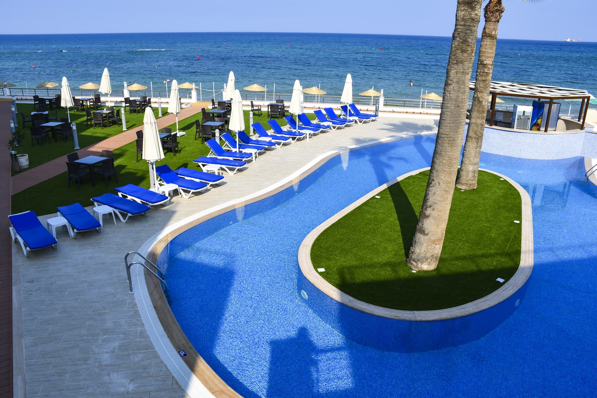 Mimoza Beach Hotel, General view