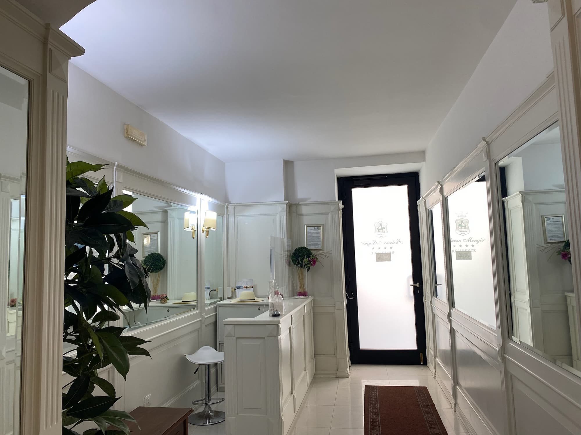 Palazzo Mongiò, Lobby