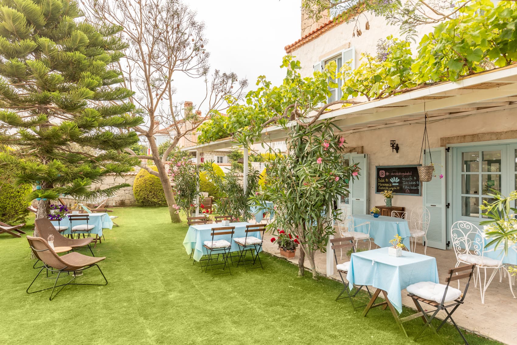 Deniz Kabuğu Hotel, Lobby