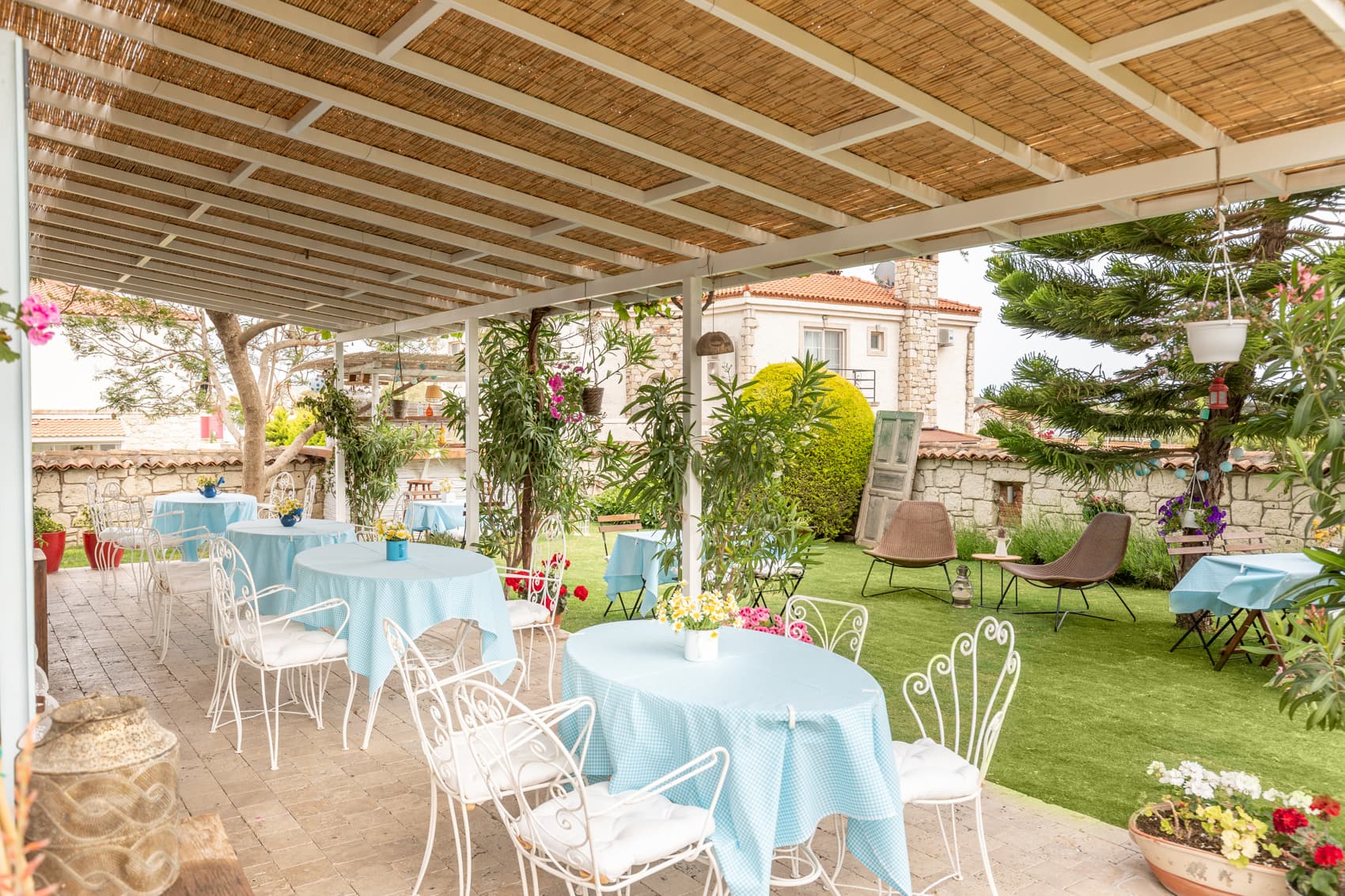 Deniz Kabuğu Hotel, Restaurant