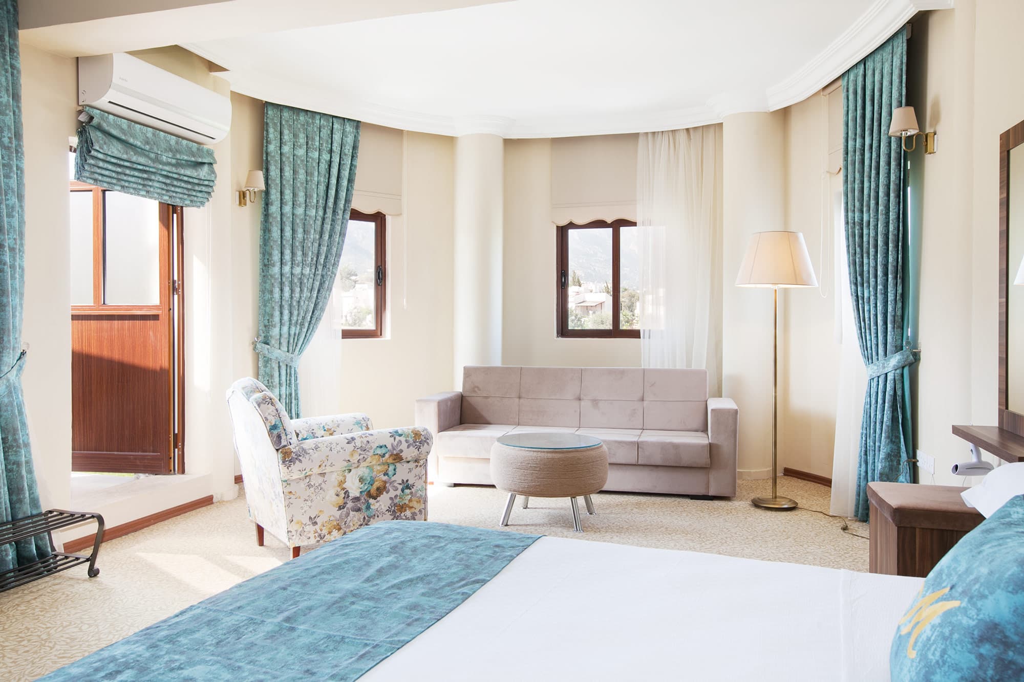 Meryem's Hotel, Room