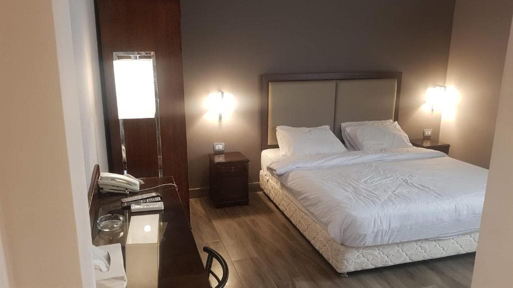 Green Plaza Inn, Room