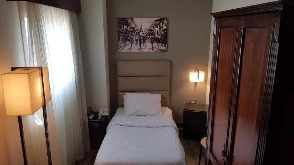 Green Plaza Inn, Room