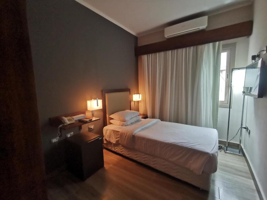 Green Plaza Inn, Room