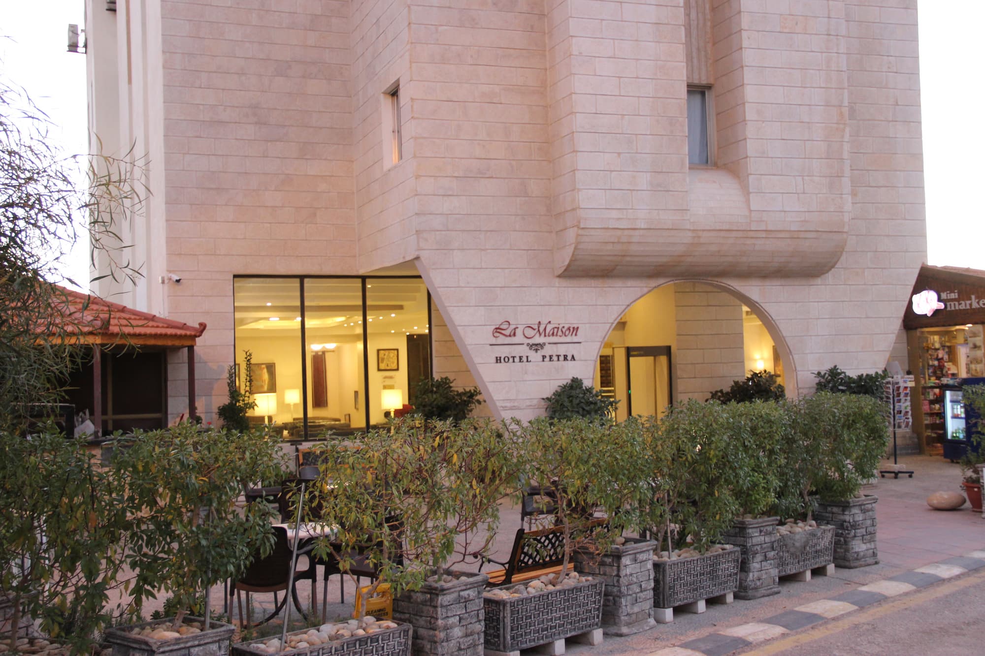 La Maison Hotel, General view