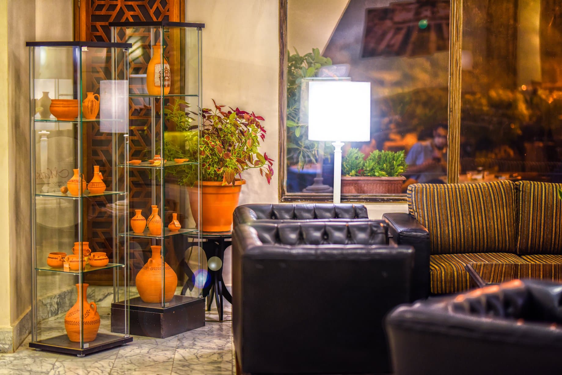 La Maison Hotel, Lobby