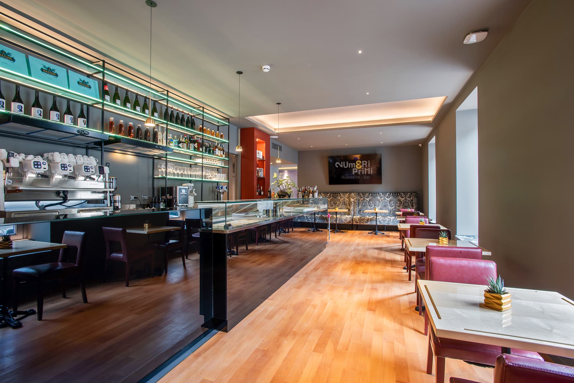 Fortyfive Squared, Bar