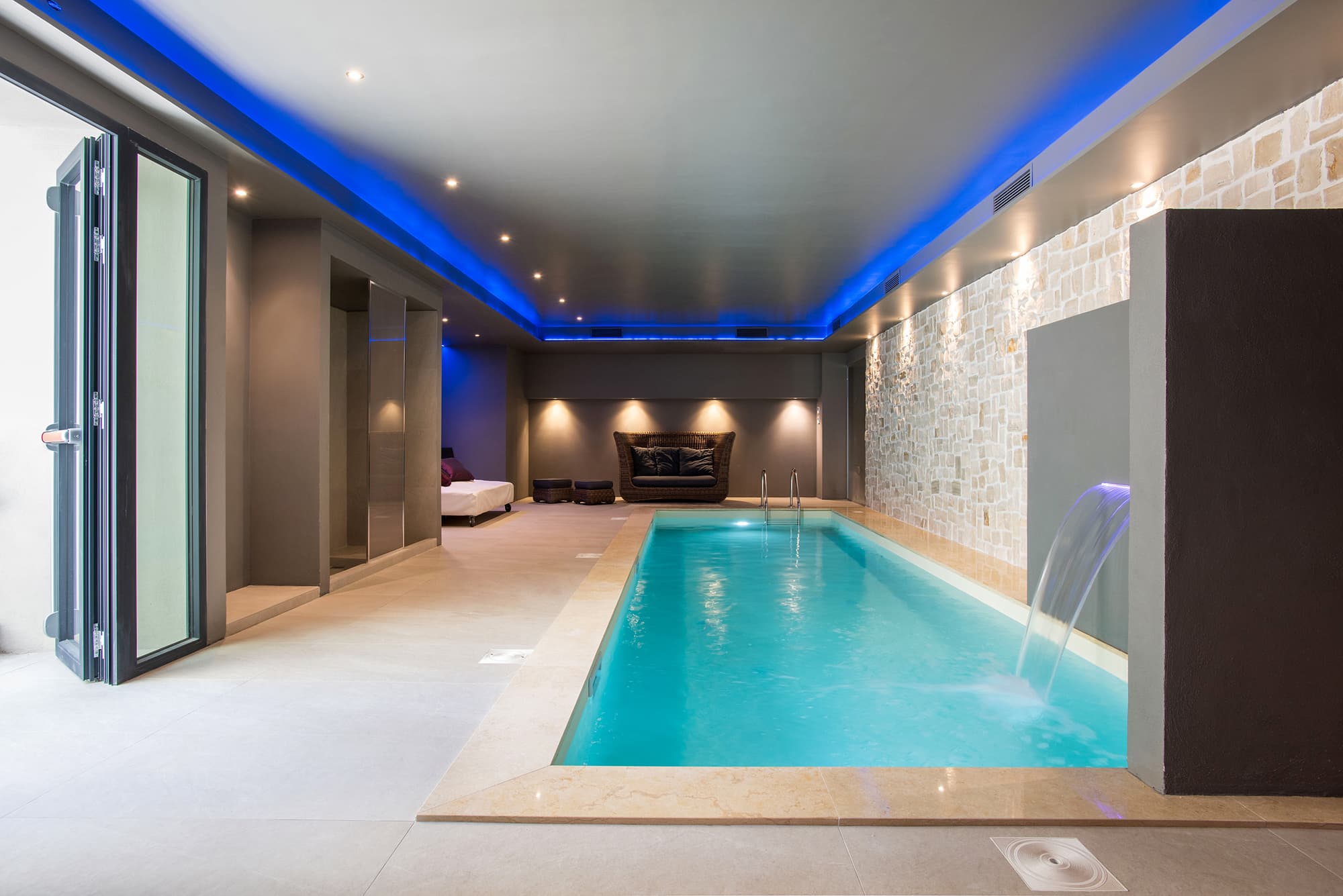 Fortyfive Squared, Pool