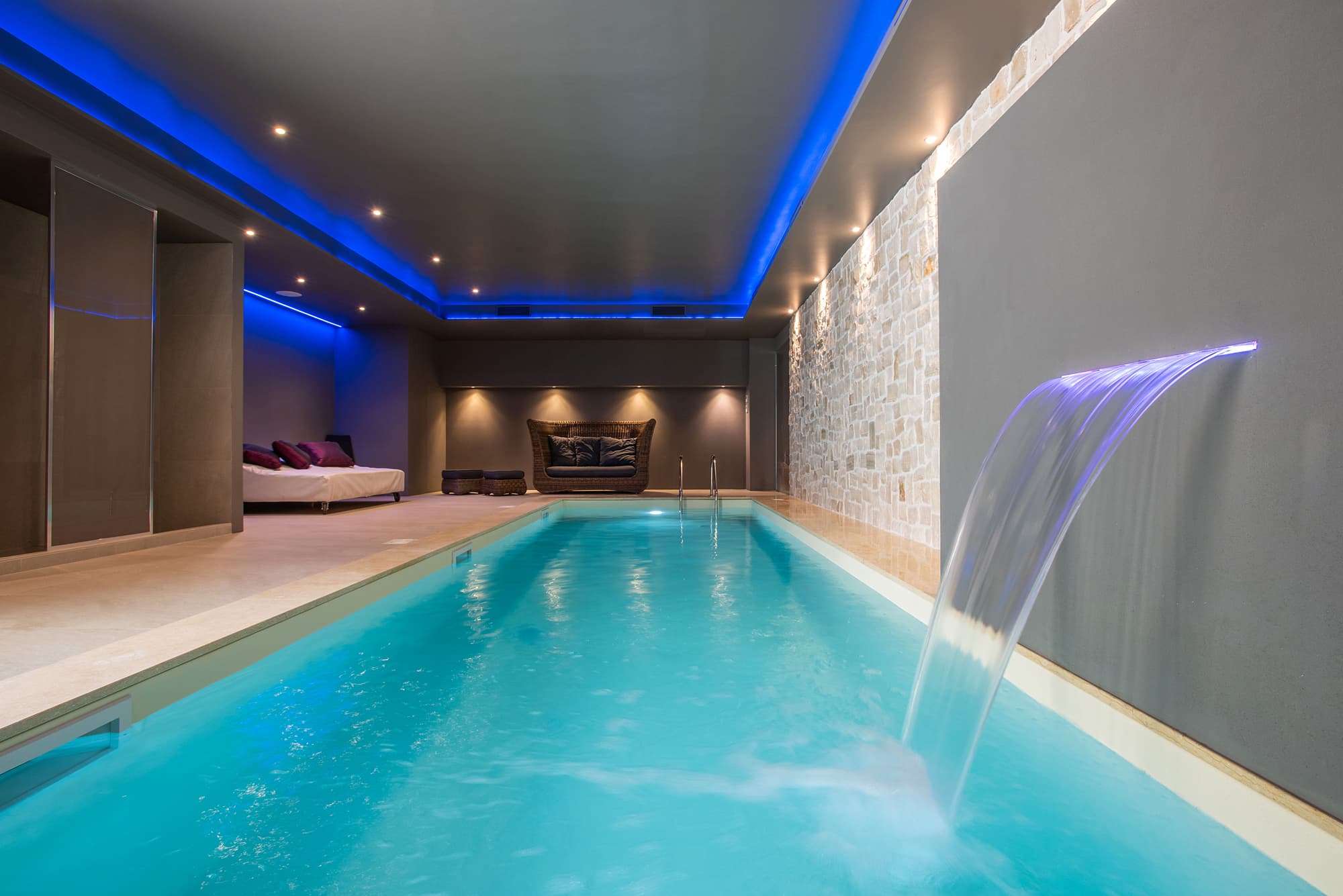 Fortyfive Squared, Pool