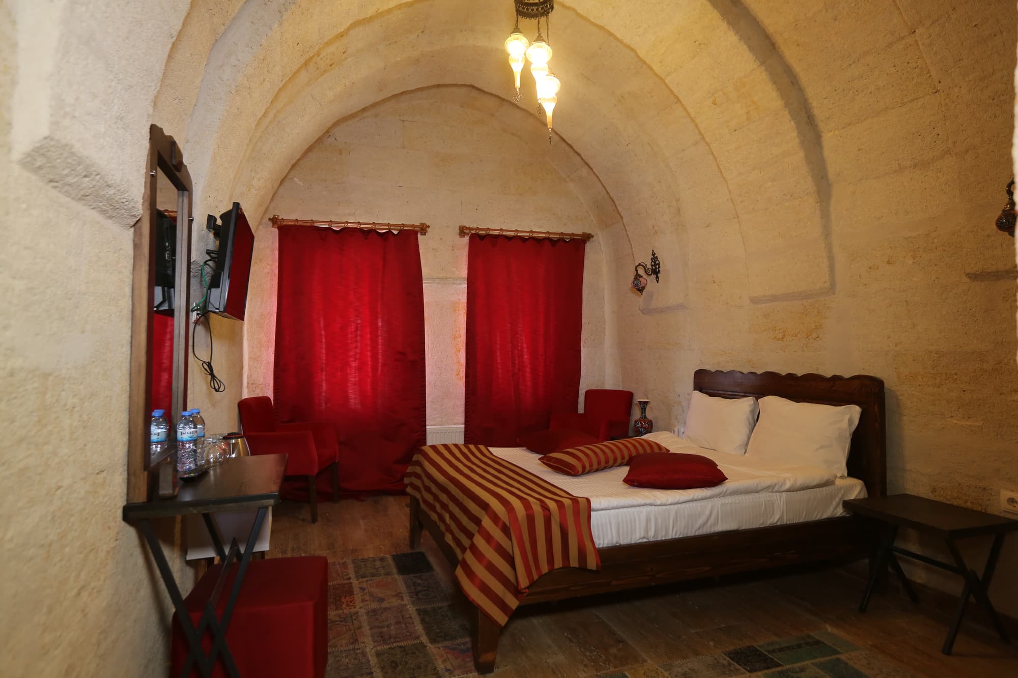 Heritage  Cave Inn, Room