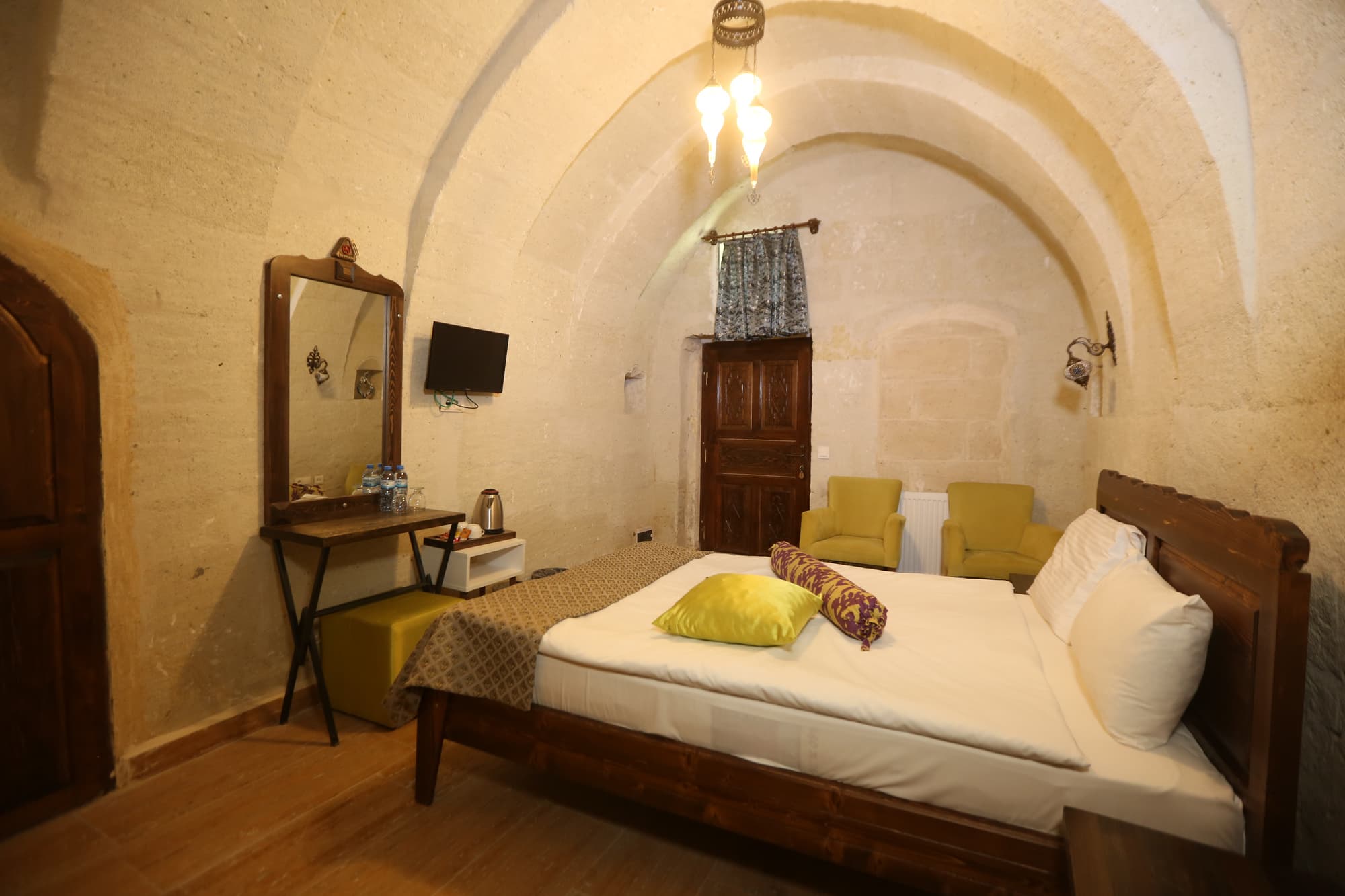 Heritage  Cave Inn, Room