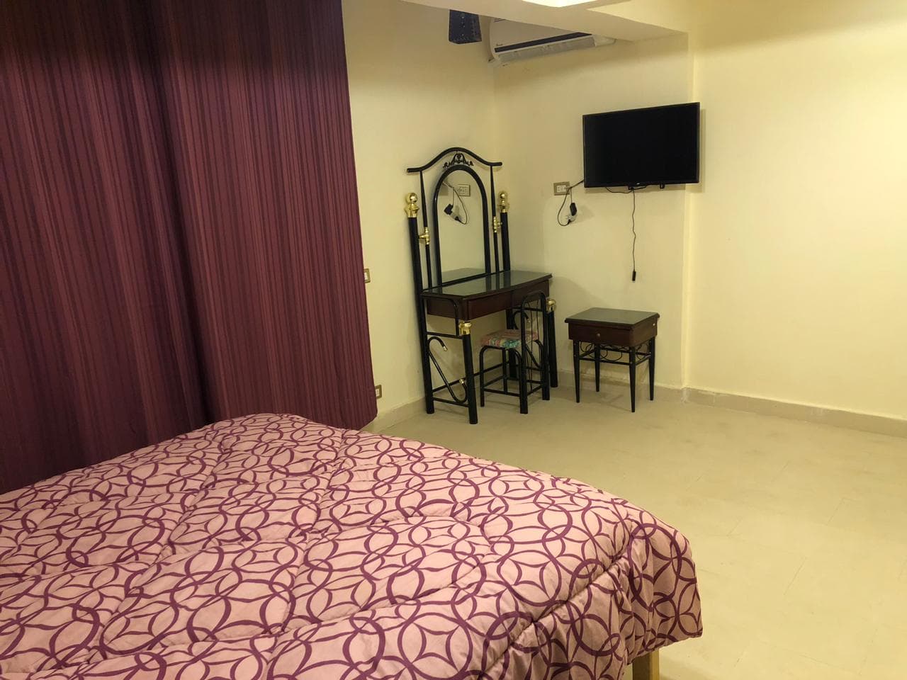 Sultan Sharm Hadaba Farsha, Room