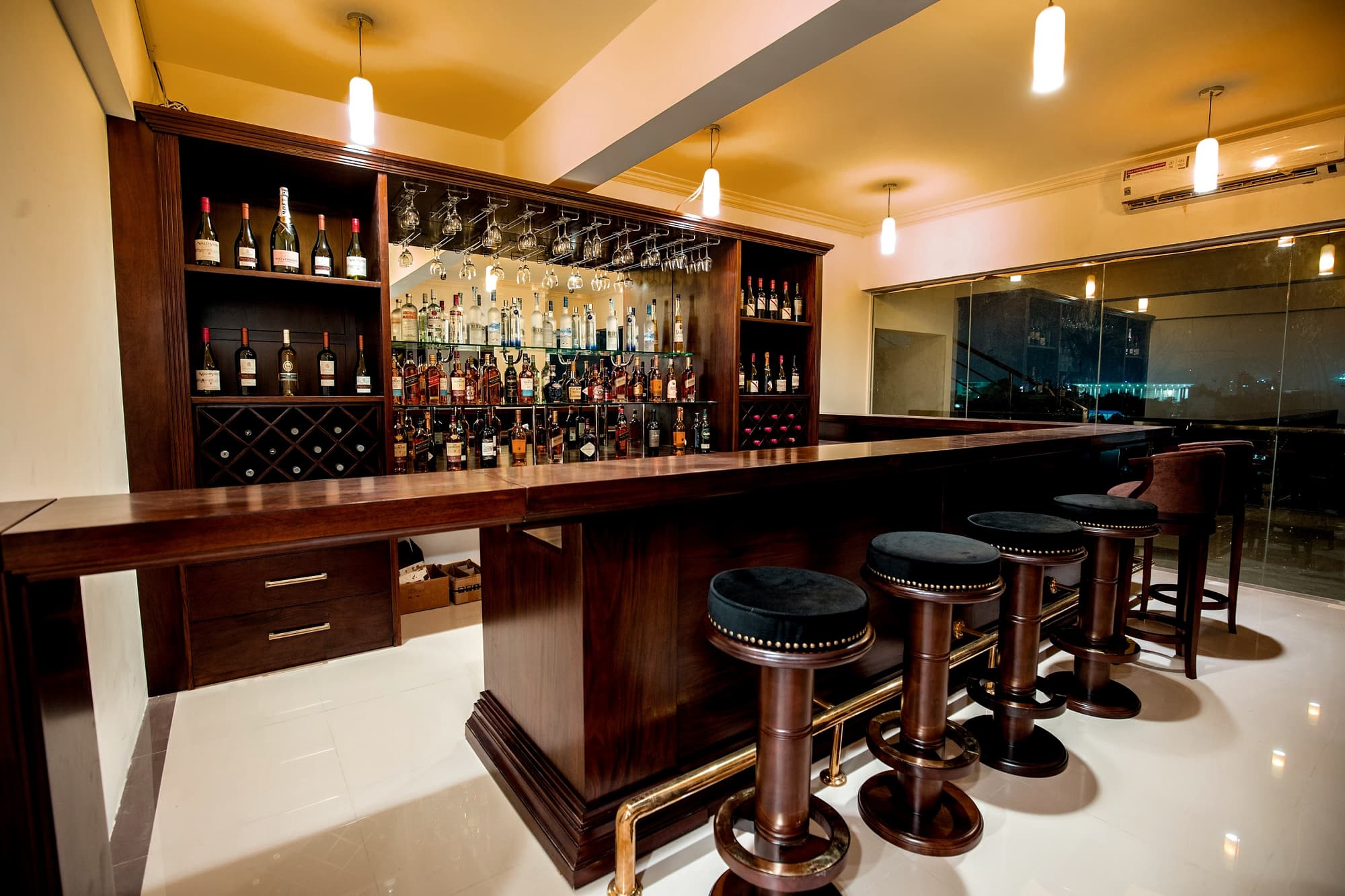 Trillium Boutique City Hotel, Bar