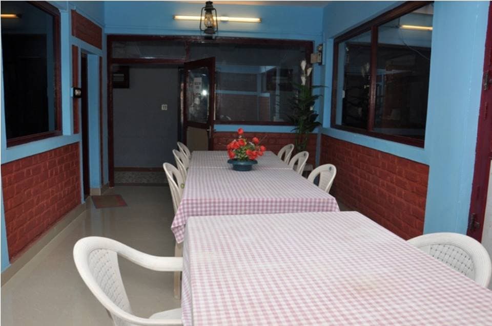 Quadiriya Palace, Restaurant