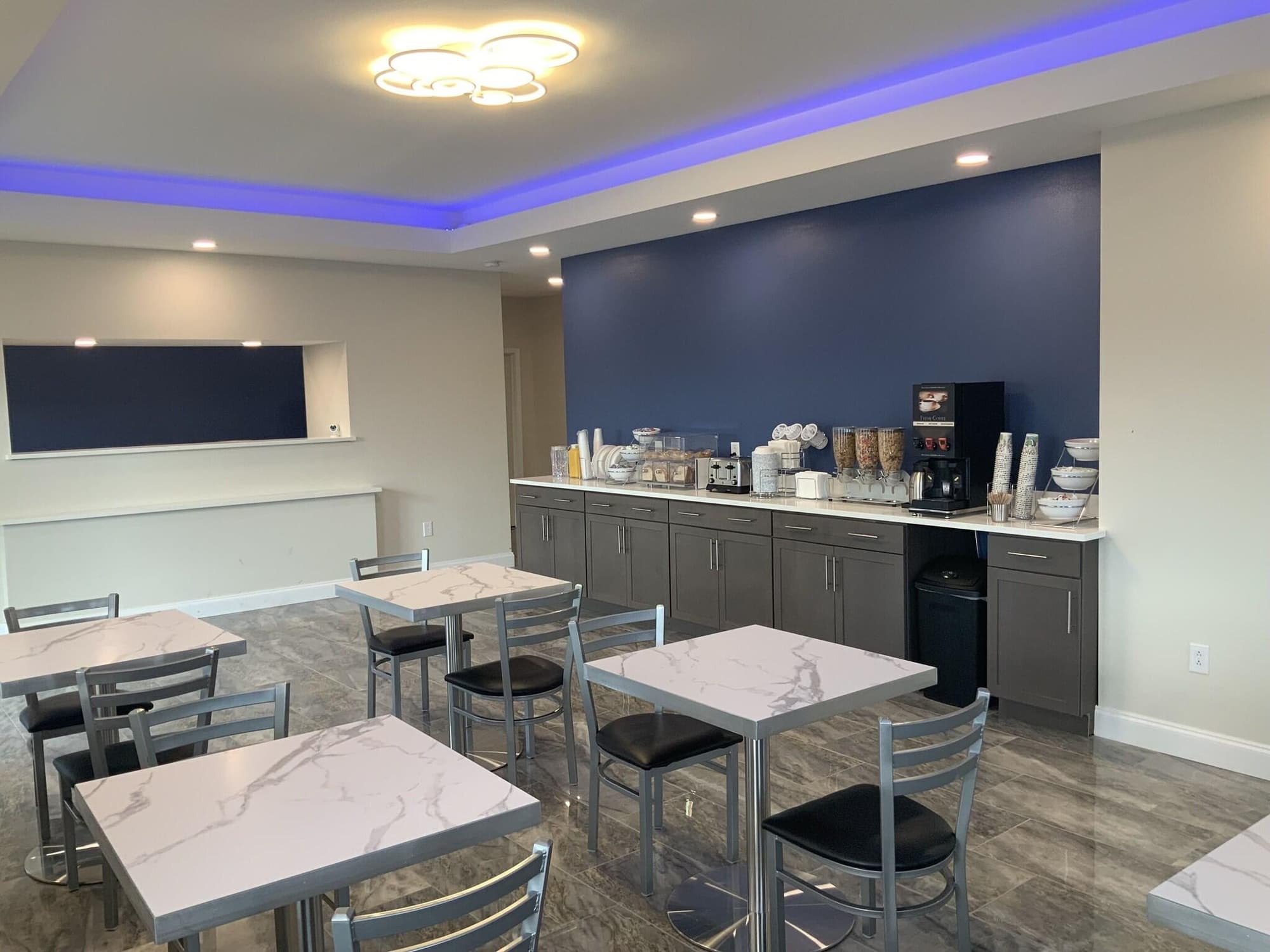 Days Inn by Wyndham Troy IL, Restaurant