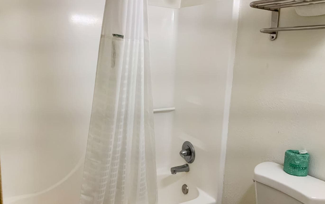 Days Inn by Wyndham Troy IL, Room