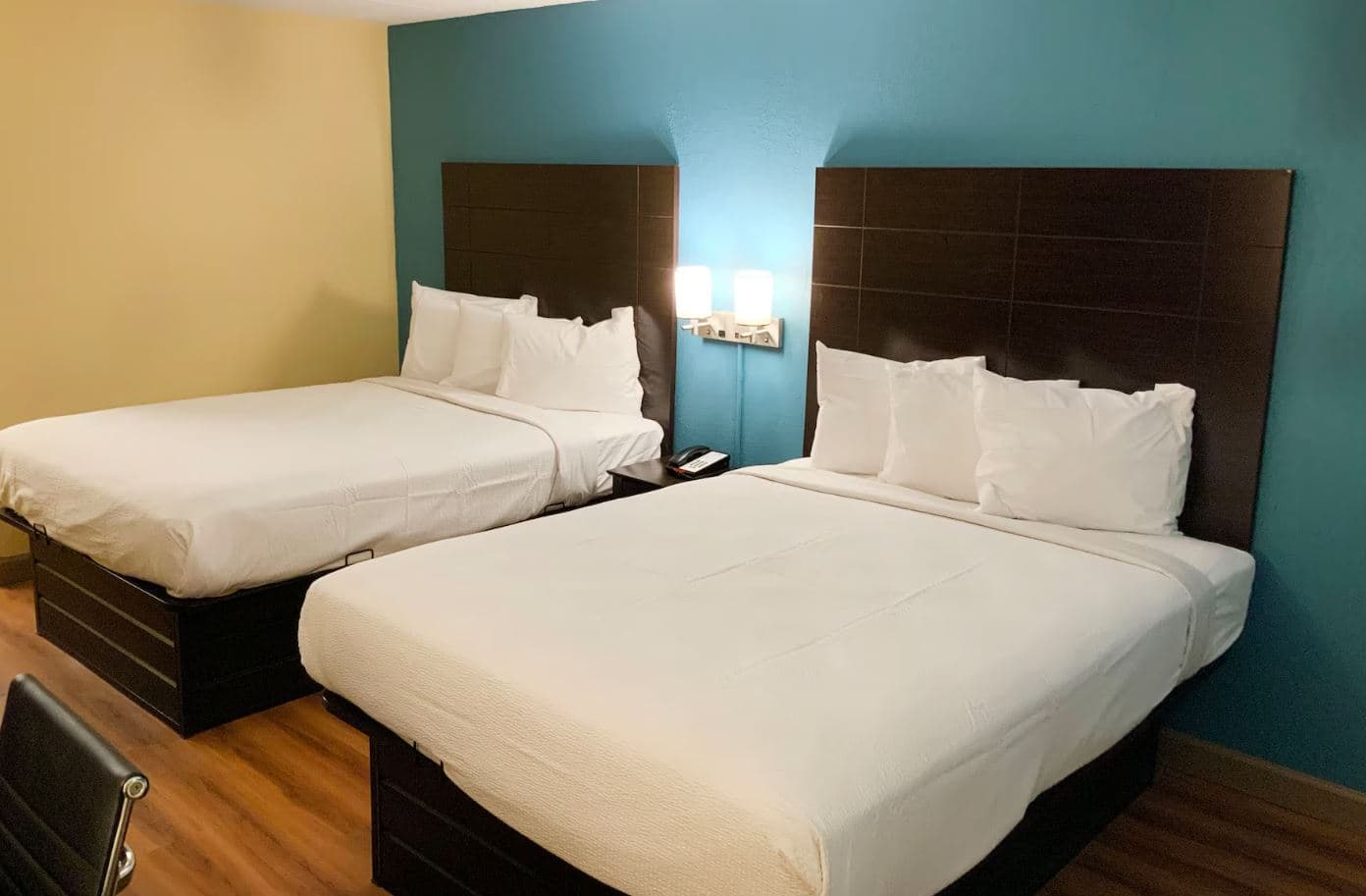 Days Inn by Wyndham Troy IL, Room