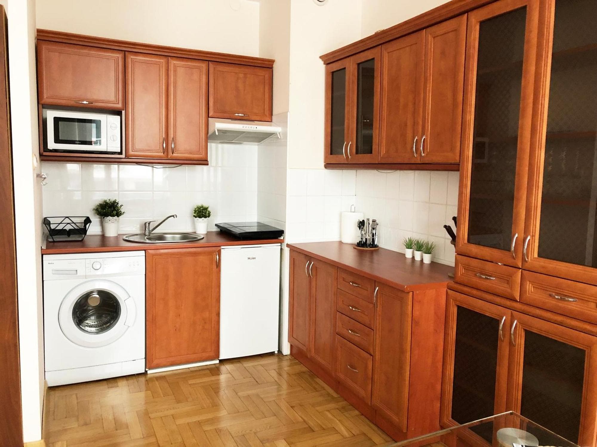 Sienna 93 - cozy studio by Homeprime, 