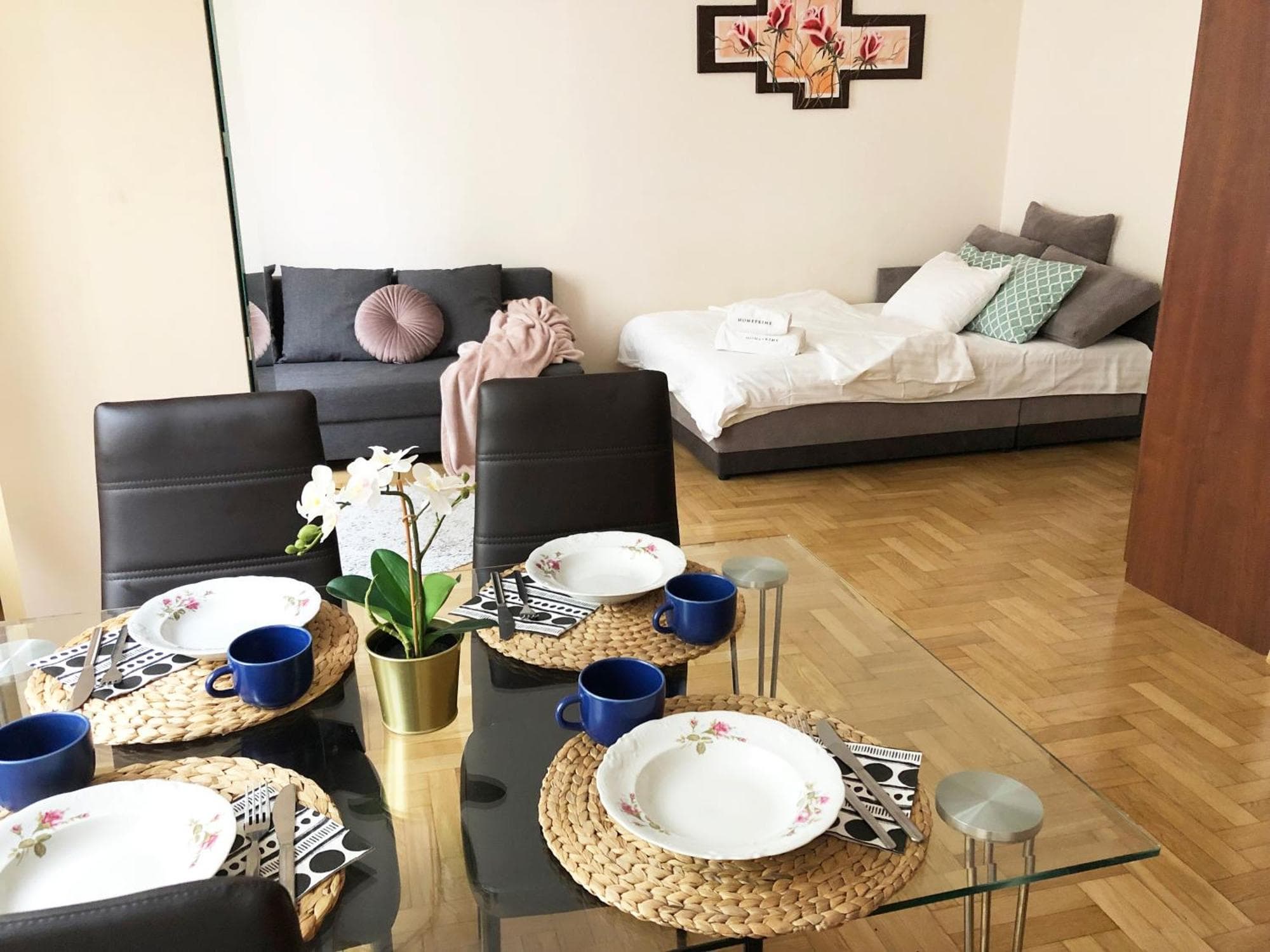 Sienna 93 - cozy studio by Homeprime, 