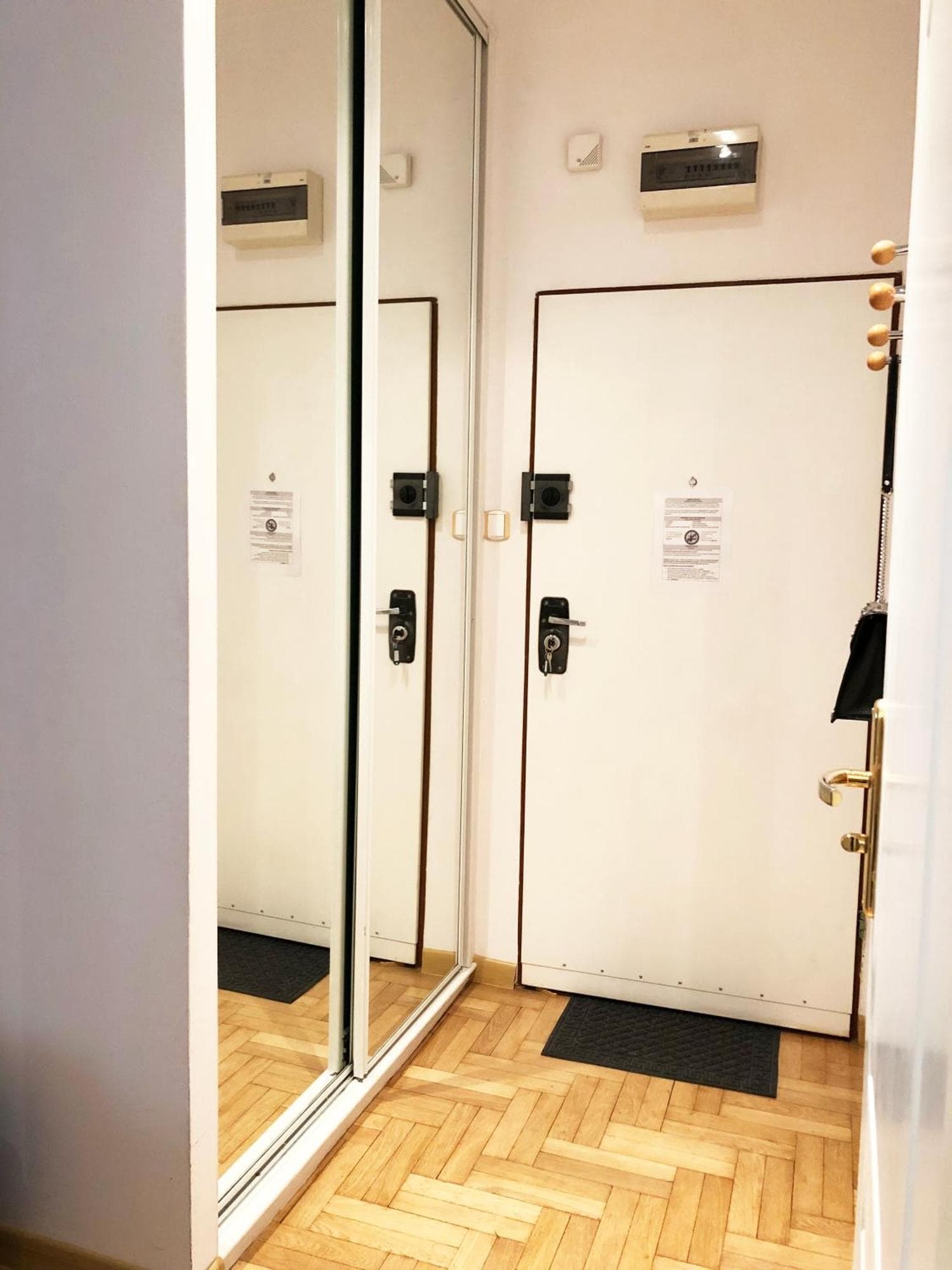 Sienna 93 - cozy studio by Homeprime, 