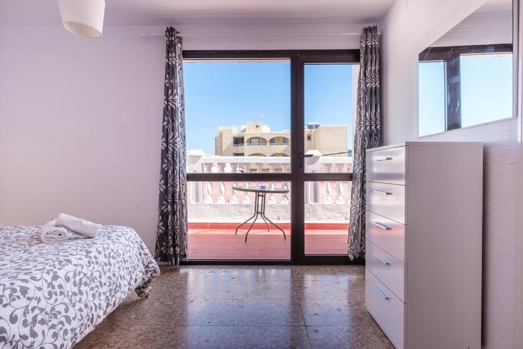 Jacaranda Apartments & Studios, 