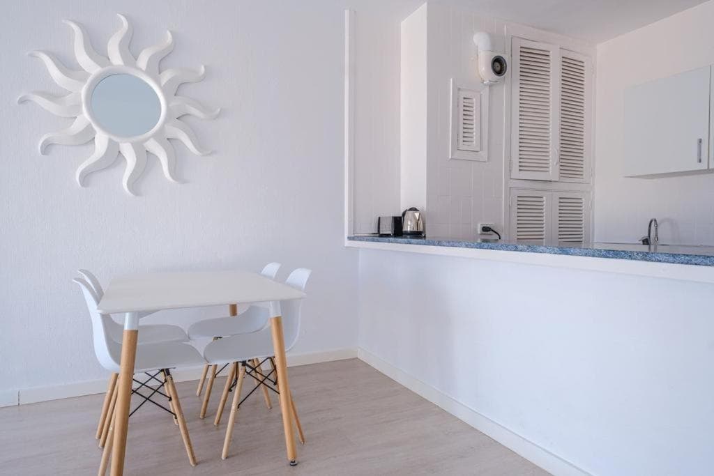 Jacaranda Apartments & Studios, 