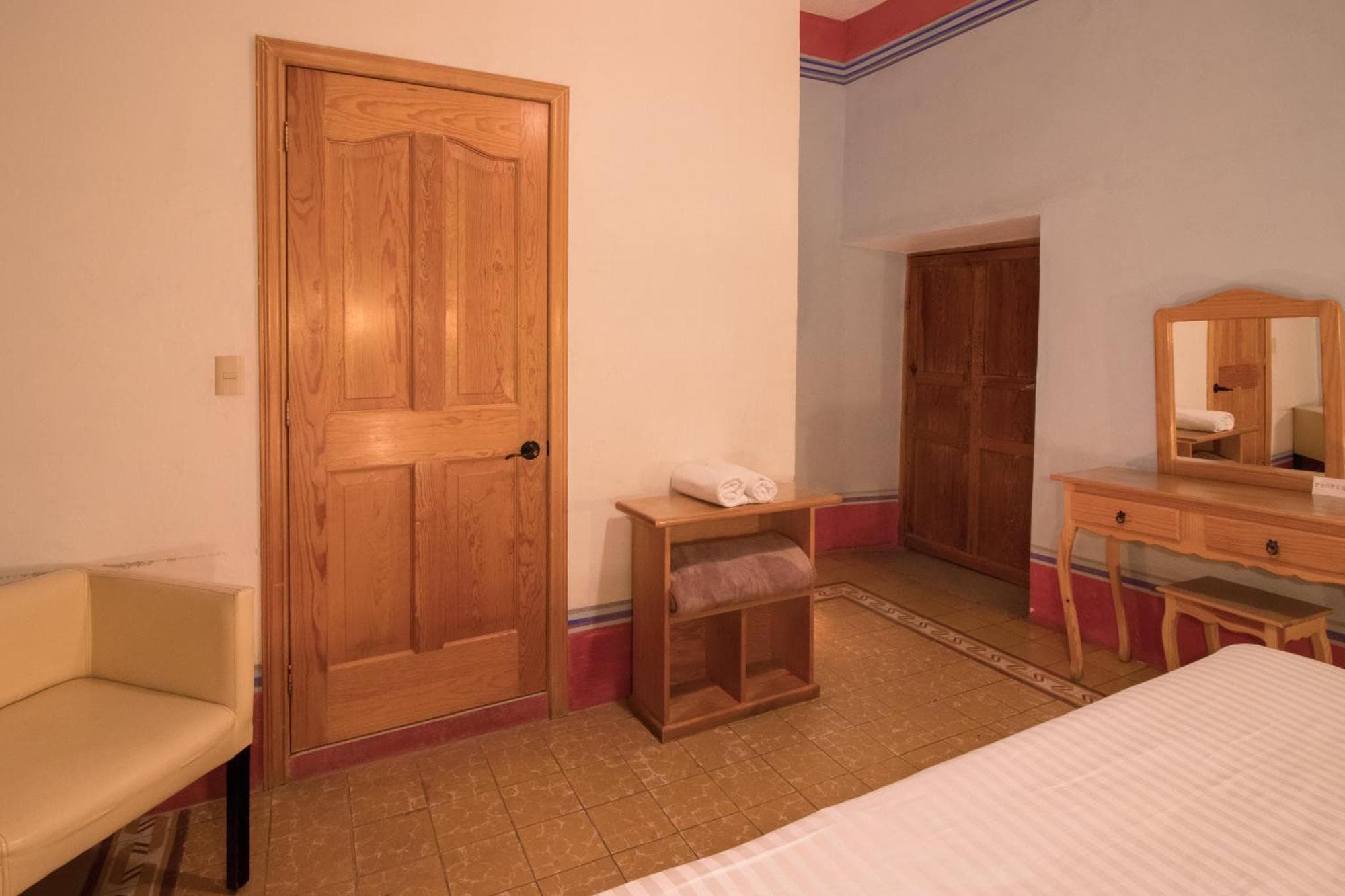 Hotel Meson Cuevano, 