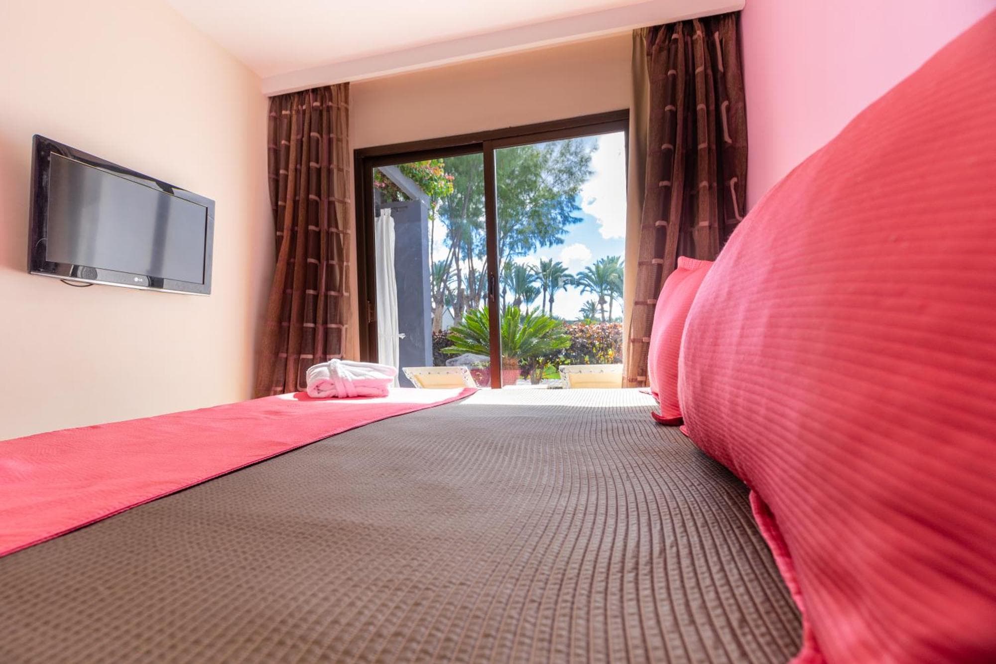 R2 Romantic Fantasia Suites - Adults Only, 